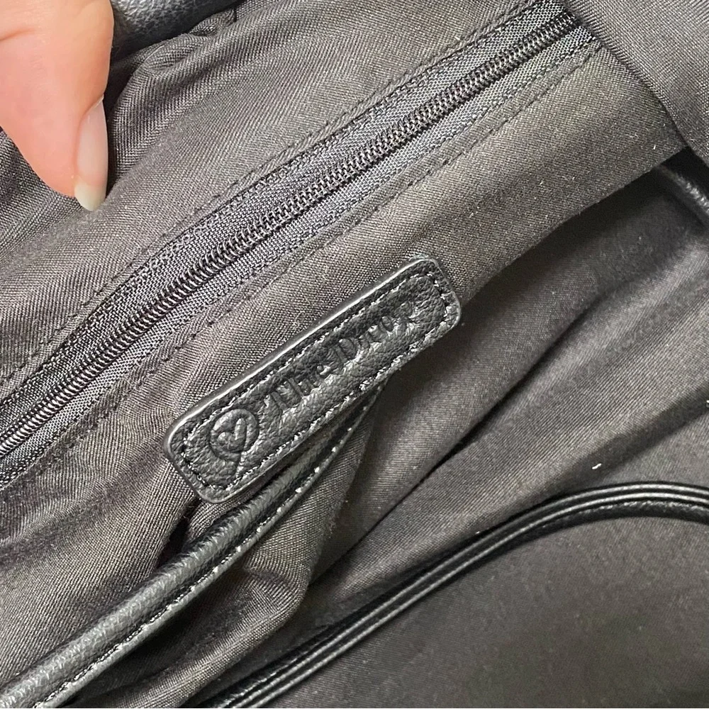 NWOT Amazon the drop black clutch - Picture 2 of 8